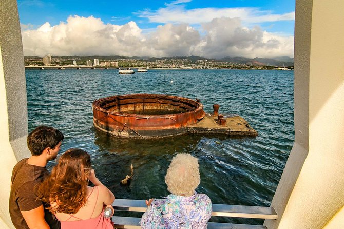Pearl Harbor: USS Arizona Memorial & USS Missouri Battleship Tour from Waikiki - The guide can make or break the day