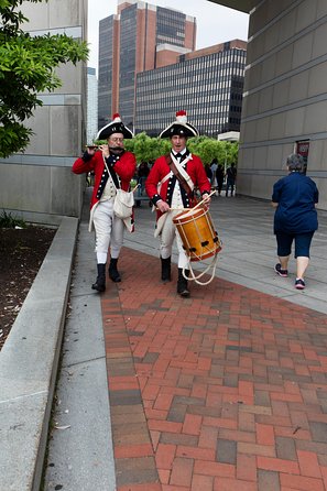 Philadelphia and Amish Country, 1-Day Tour from NYC - Lancaster County and the Horse-Drawn Buggy Ride
