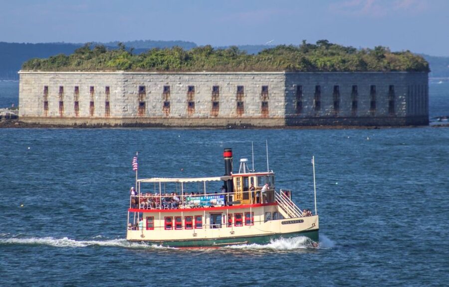 Portland: Best of Maine Lighthouse Scenic Cruise - Civil War era forts and Diamond Pass