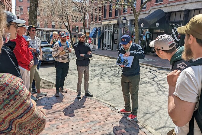 Portland, Maine: Hidden Histories Guided Walking Tour - Dugan’s guiding style and group size