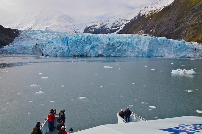 Prince William Sound Glacier Tour - Whittier - Salmon chowder, coffee, and the onboard bar