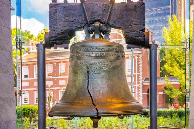 Revolution and the Founders: History Tour of Philadelphia - Starting at Market Street and getting your bearings