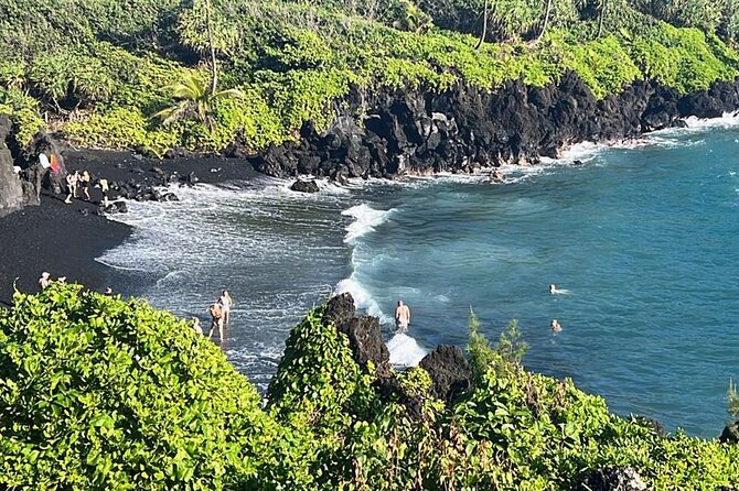 Road To Hana Black Sand Beach Waterfalls & Turtles Tour - Why the Hana Highway works better from the passenger seat