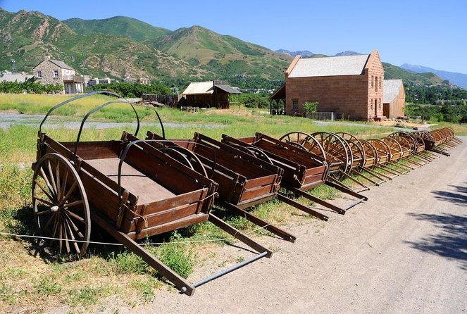 Salt Lake City Guided Bus Tour - Architecture from mansions to modern public spaces