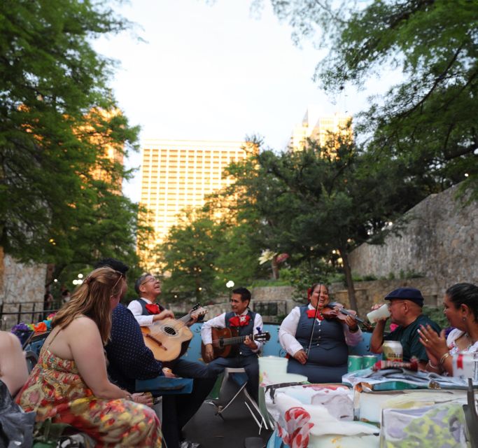San Antonio: River Walk Cruise Ticket - What the 35-minute route is like