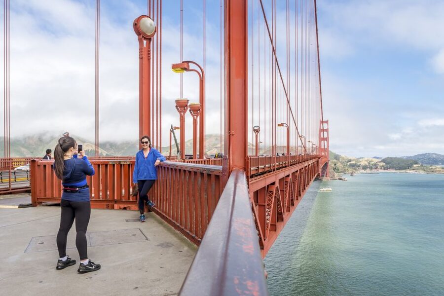 San Francisco: Golden Gate Bridge to Sausalito Cycling Tour - Fort Point and the approach to the Golden Gate