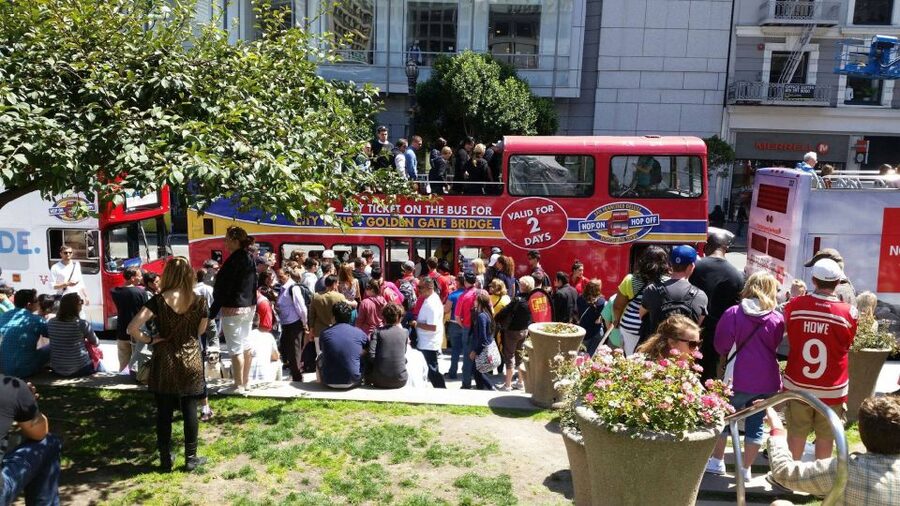 San Francisco: Hop-On Hop-Off Deluxe Bus Tour with 20 Stops - Why this bus tour works well for a first look