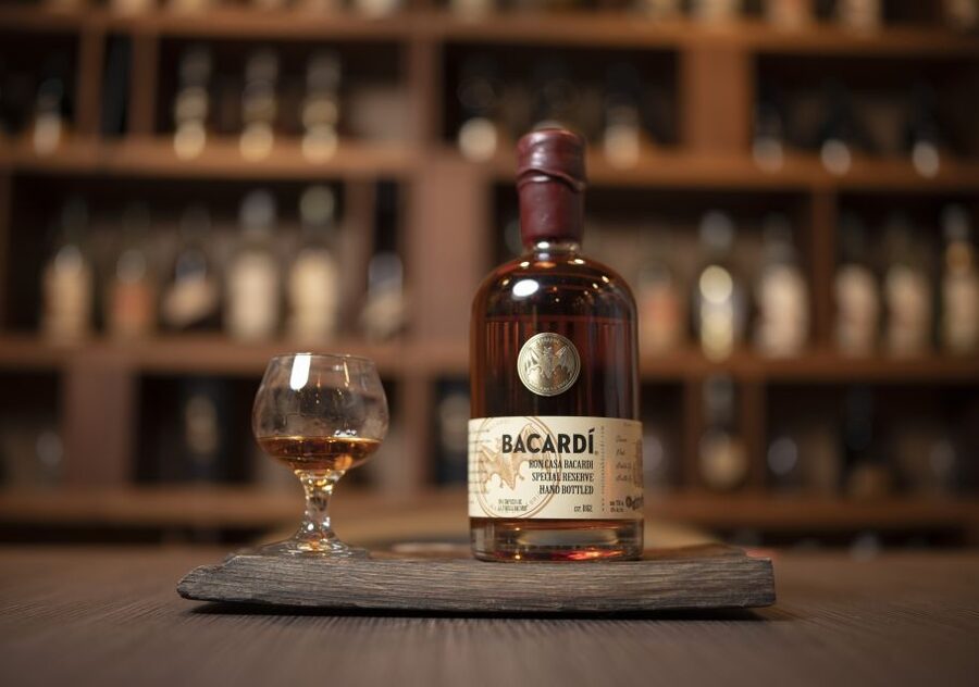 San Juan: Casa Bacardi Distillery Tour - The Rum Tasting Tour and Special Reserve