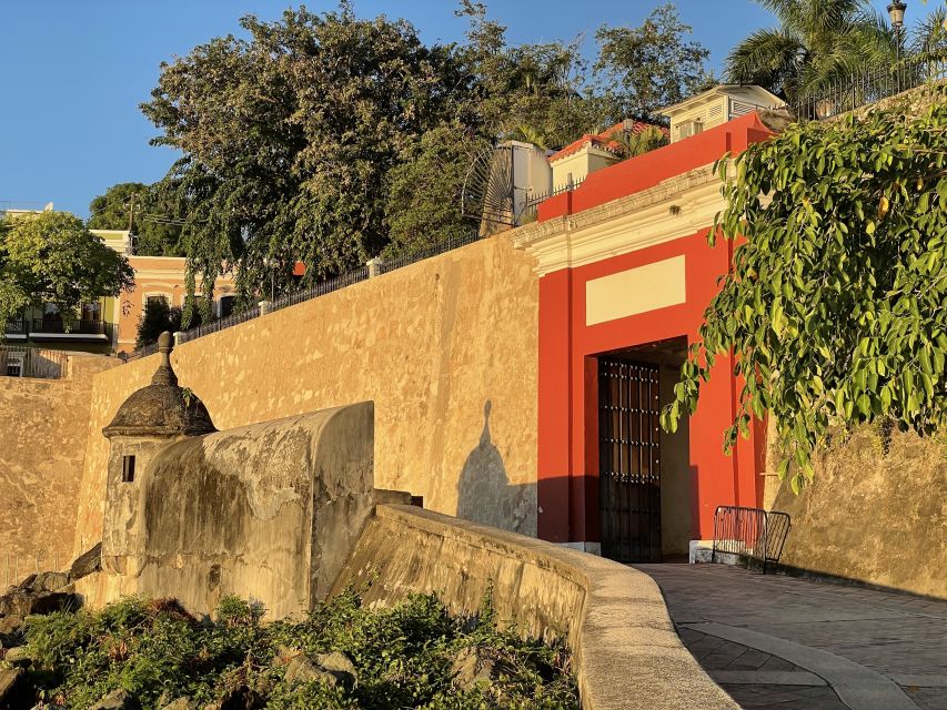 San Juan: Old Town Sunset Walking Tour - Antiguo Palacio De La Intendencia