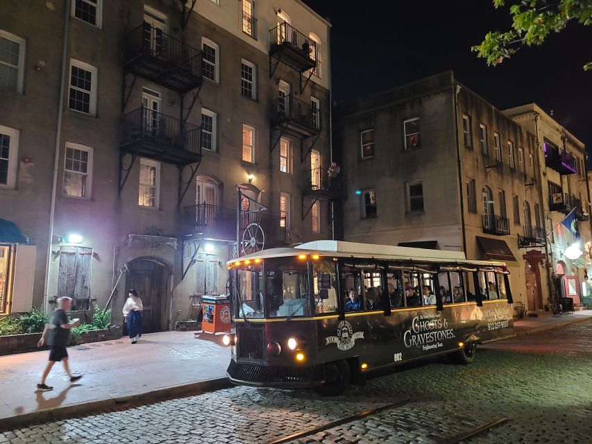Savannah: Ghosts and Gravestones Tour with Low House Entry - River Street, Olde Harbour Inn, and the Pirate’s House