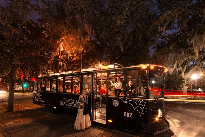 Savannah Ghosts & Gravestones Trolley Tour - What the Savannah Ghosts & Gravestones Tour Actually Feels Like