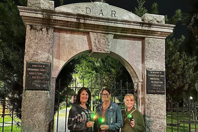 Savannah Ghostwalker Tour and Ghost Hunt - Colonial Park Cemetery: Savannah’s most atmospheric stop