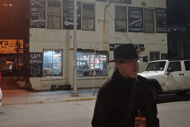 Savannah Ghostwalker Tour and Ghost Hunt - Wright Square and Savannah’s darker public past