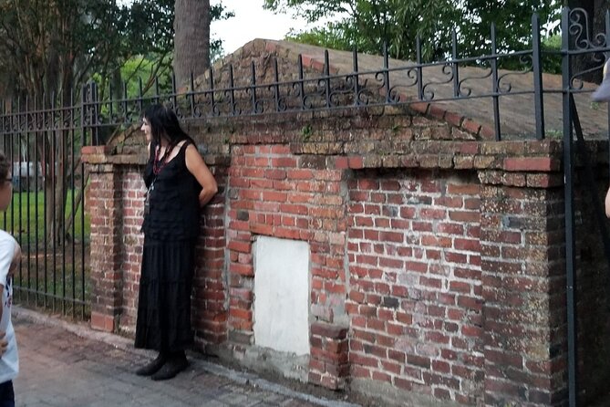 Savannah Haunted Pub Crawl Walking Tour - Colonial Park Cemetery, the route’s biggest question mark