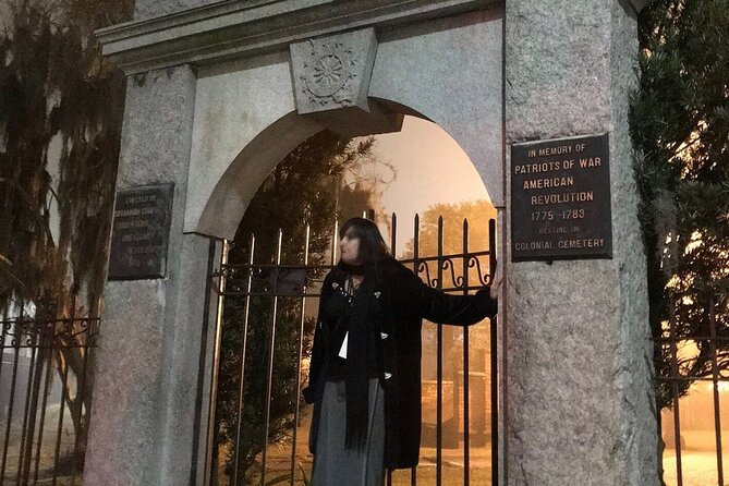 Savannah Haunted Pub Crawl Walking Tour - Group size, walking pace, and comfort