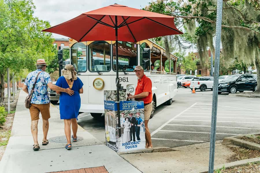 Savannah: Old Savannah Tours Historic Overview - Key points to know before you book