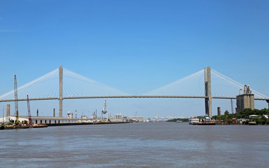 Savannah: Riverboat Cruise & City Tour Combo - Food, drinks, and onboard comfort