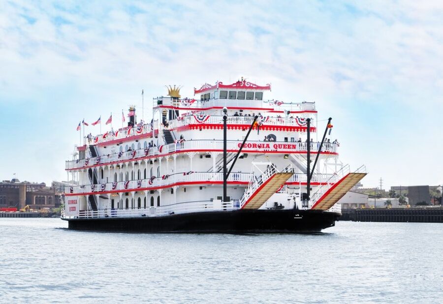 Savannah: Riverboat Narrated Harbor Sightseeing Cruise - Who gets the most from this Savannah cruise