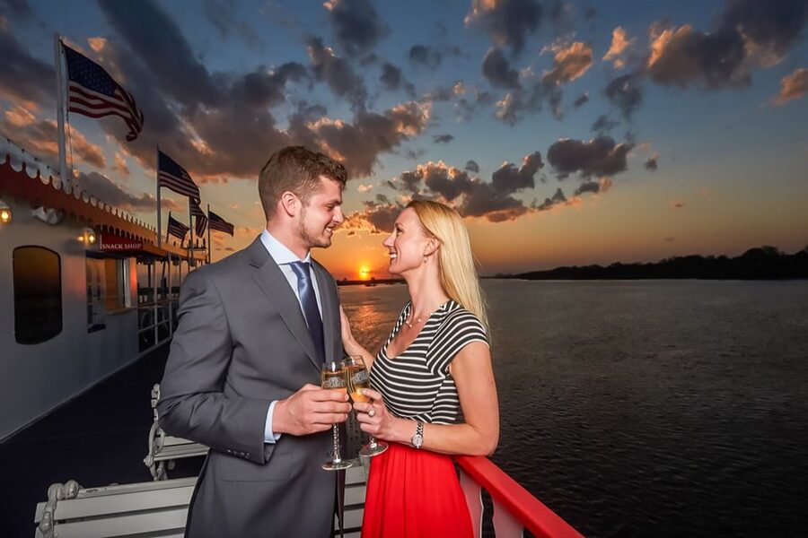 Savannah: Riverboat Sunset Cruise - Music, dancing, and the changing mood onboard