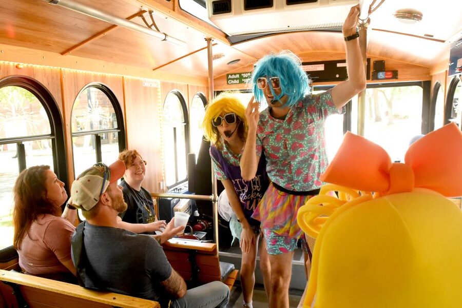 Savannah: "Savannah for Morons" Comedy Trolley Tour - A Comedy Show on Wheels Through Downtown Savannah