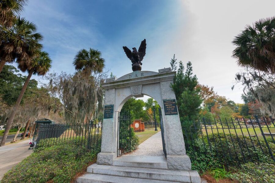 Savannah: "Savannah for Morons" Comedy Trolley Tour - What the 90-Minute Timing Really Means