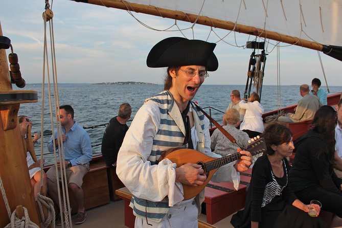 Schooner Fame Sailing Tour - Who should book the Schooner Fame?