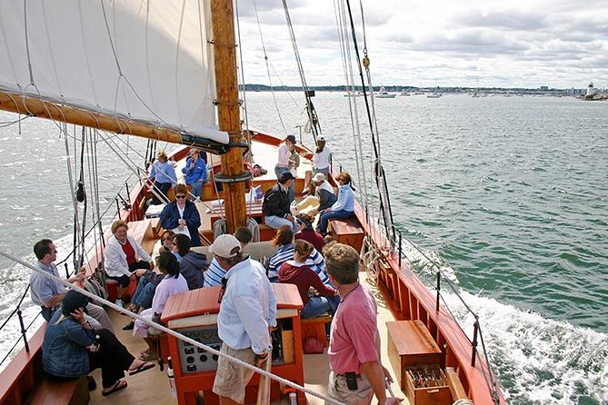 Schooner Fame Sailing Tour - A hands-on sail, not just a seat on a boat