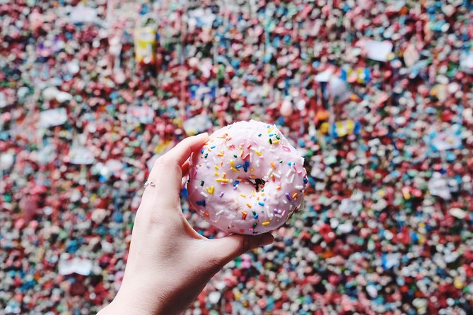 Seattle Delicious Donut Adventure & Walking Food Tour - Finishing with Daily Dozen Doughnuts at Pike Place