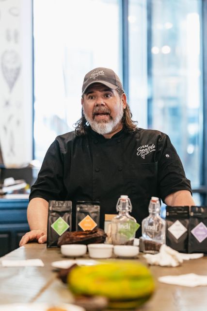 Seattle: Pike Place Market Chef-Guided Food Tour - A fast pace through a crowded market