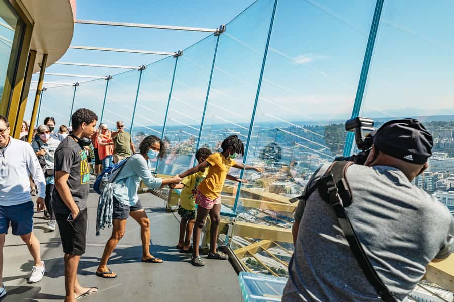 Seattle: Space Needle & Chihuly Garden and Glass Ticket - How long to allow for both attractions