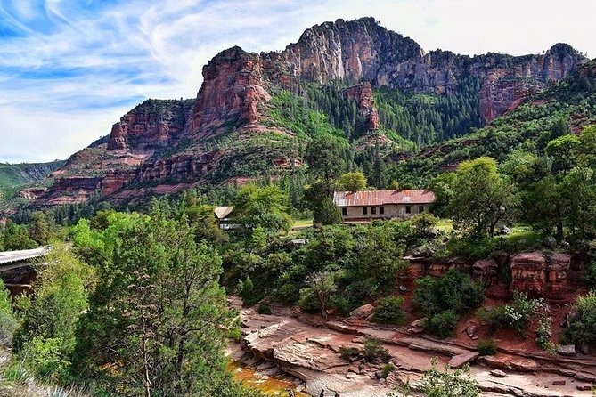 Sedona's Seven Canyons: 2-Hour Rugged Adventure & Stunning Views - Families, dogs, and physical comfort