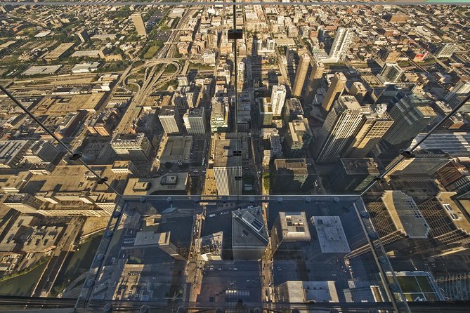 Skydeck - Willis Tower Admission - Weather can make or break the ticket