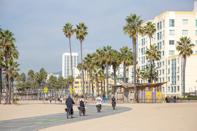Small-Group Electric Bike Tour of Santa Monica and Venice - Riding from Santa Monica into Venice