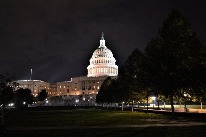 Small Group National Mall Night Tour with 10 Top Attractions - Korean War Veterans Memorial after dark