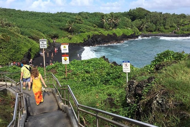 Small-Group Road to Hana Adventure Tour with Pickup & Lunch - Why a guided Road to Hana trip makes sense
