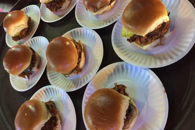 Southern Flavors Food, Pub Crawl, and History Walking Tour - The Historic District: Food Between the Squares