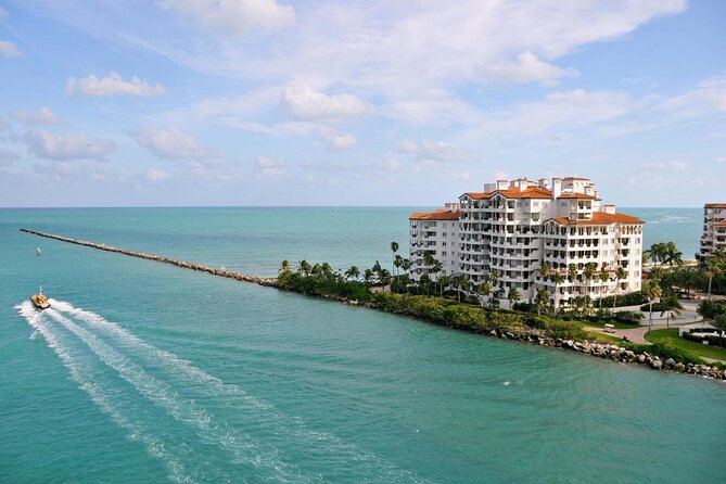 Speedboat Sightseeing Adventure of Miami - Bayside Marketplace is your launch point