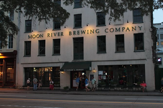 Spooky Savannah Haunted Pub Crawl - Four haunted pubs, drinks, and the social side