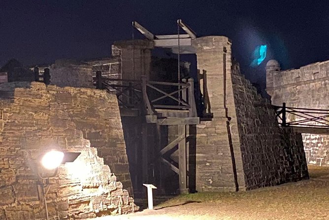 St. Augustine Ghost Tour: A Ghostly Encounter - The City Gate and the narrow streets