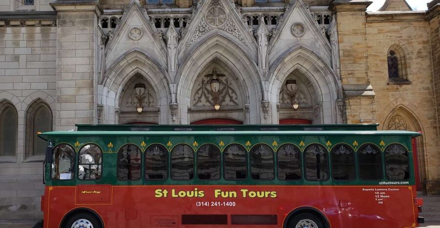 St Louis: 75-Minute City Trolley Tour - Downtown, the riverfront, and the Gateway Arch