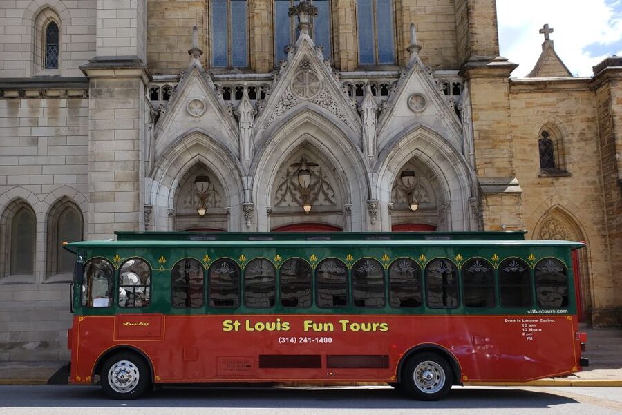 St Louis: 75-Minute City Trolley Tour - The ride itself: an old-fashioned feel with modern comfort