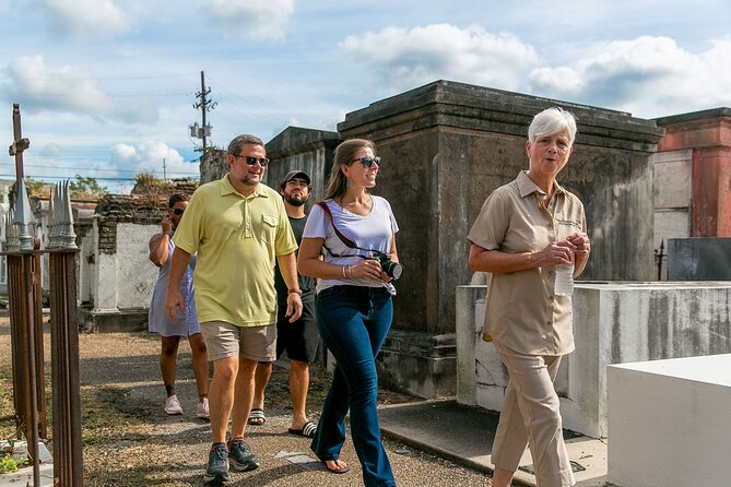 St. Louis Cemetery No. 1 Official Walking Tour - Photos, rules, and the pace of the walk