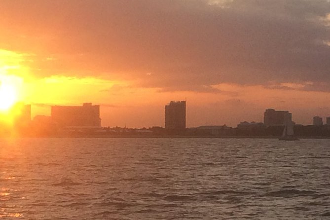 Sunset Catamaran Cruise in Ft. Lauderdale - The sunset, champagne, and onboard bar