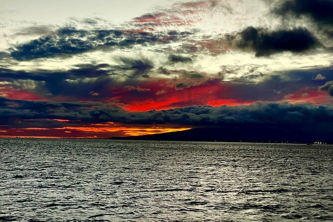 Sunset Dinner Cruise in Honolulu, Hawaii - Diamond Head Lighthouse and the changing sky