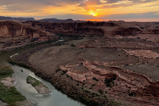 The Best U-Drive Hell's Revenge 4x4 Off Roading Tour from Moab - Timing, meeting point, and what to bring