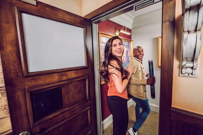 The Escape Game Honolulu: 60-Minute Adventures at Ala Moana - Your first 15 minutes: briefing before the mission