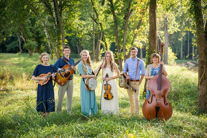 The Petersens at The Little Opry Theatre in Branson - What makes this Petersens show worth your time