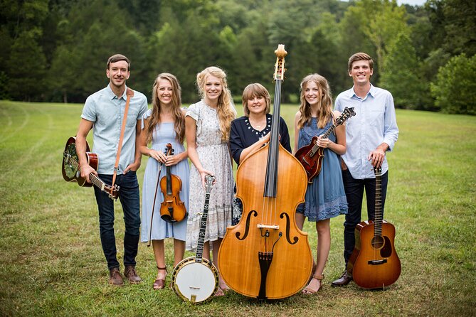 The Petersens at The Little Opry Theatre in Branson - The show opens with acoustic roots music