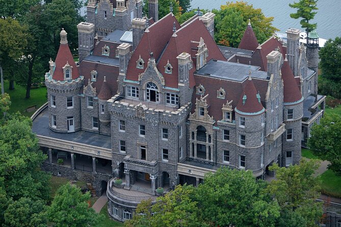 The Ultimate Heart of 1000 Islands Sightseeing Boat Tour - Wellesley Island and the border without passport trouble