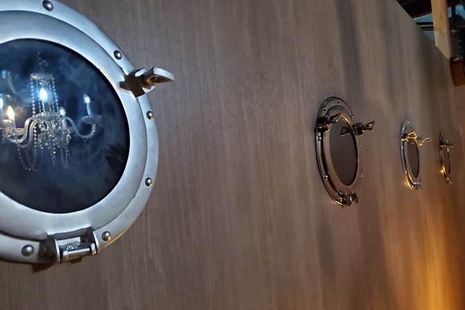 Titanic Escape Room Game for Private Group - A closer look at the Titanic rooms and atmosphere